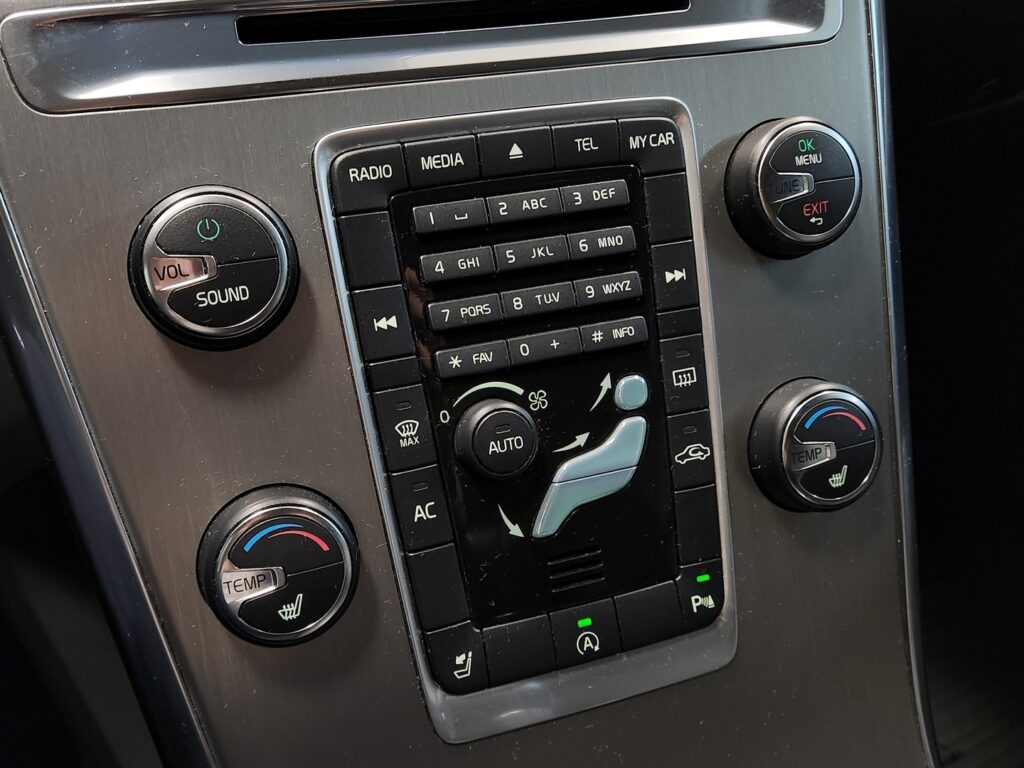 Volvo XC60, image 13