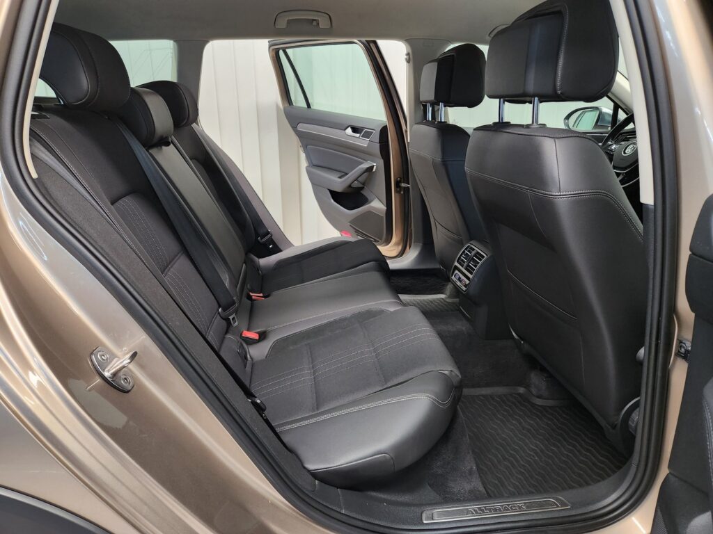 Volkswagen Passat, image 8