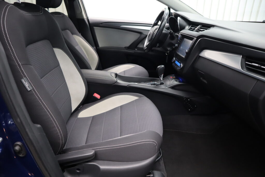 Toyota Avensis, image 9