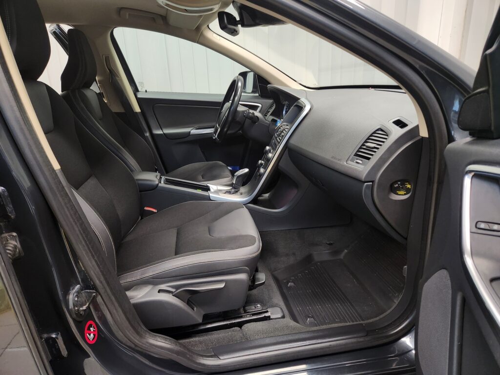 Volvo XC60, image 10