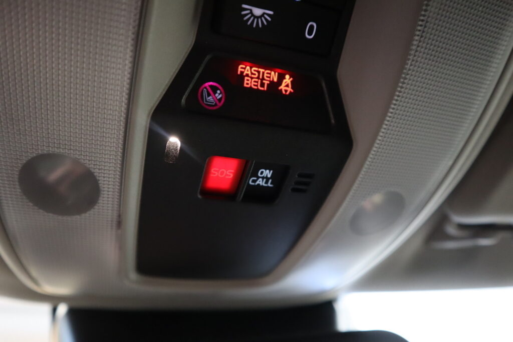 Volvo V60 Cross Country, image 10