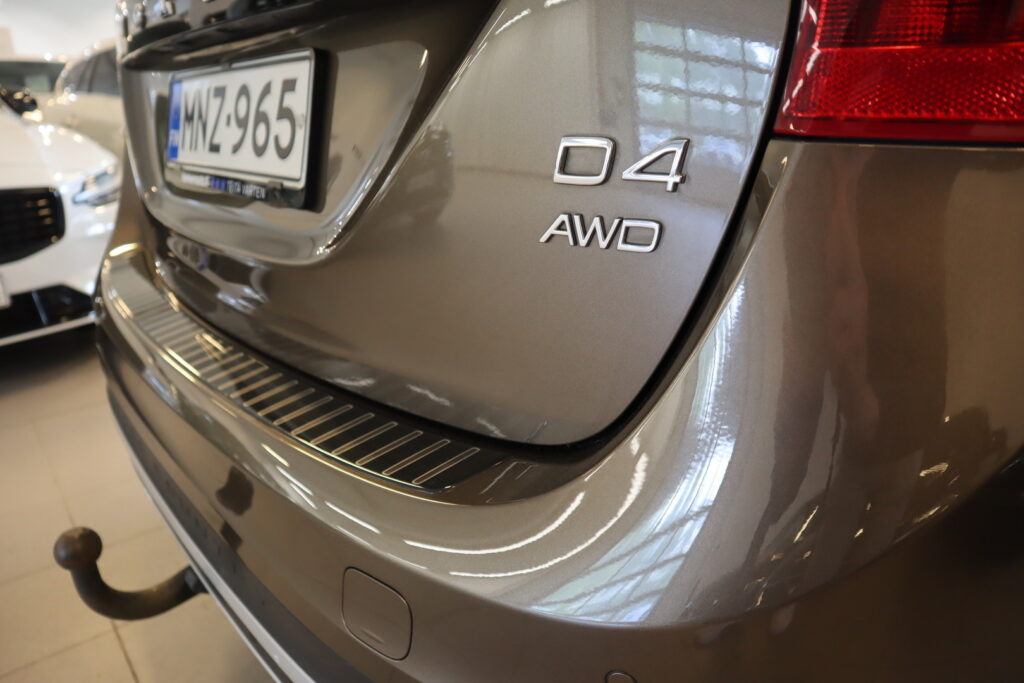 Volvo V60 Cross Country, image 12