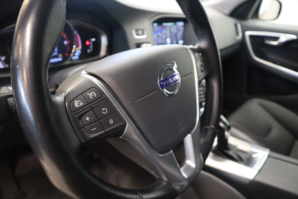 Volvo V60 Cross Country, image 7