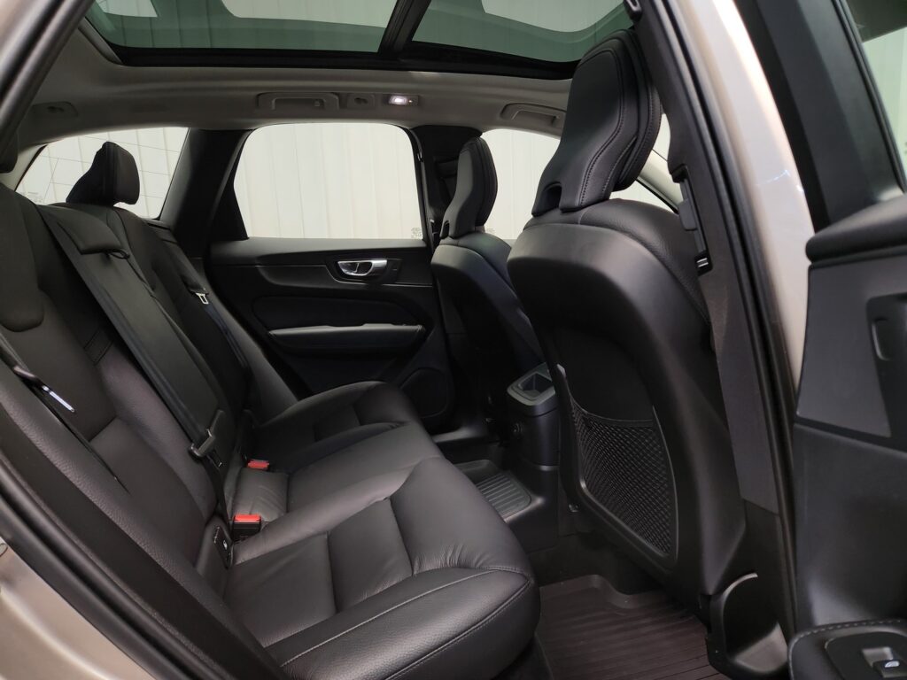 Volvo XC60, image 8