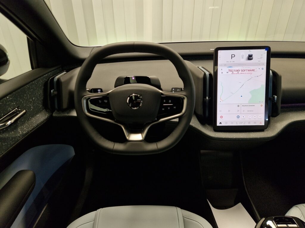 Volvo EX30, image 10