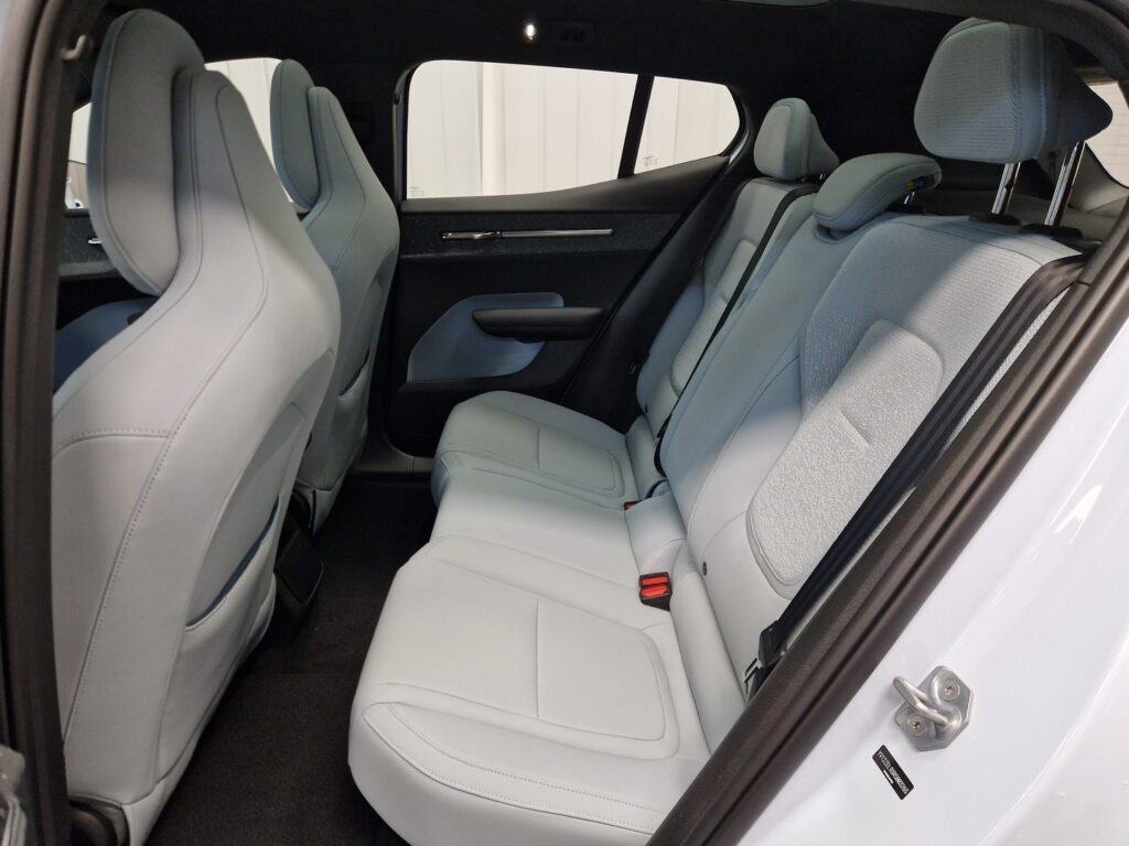 Volvo EX30, image 19