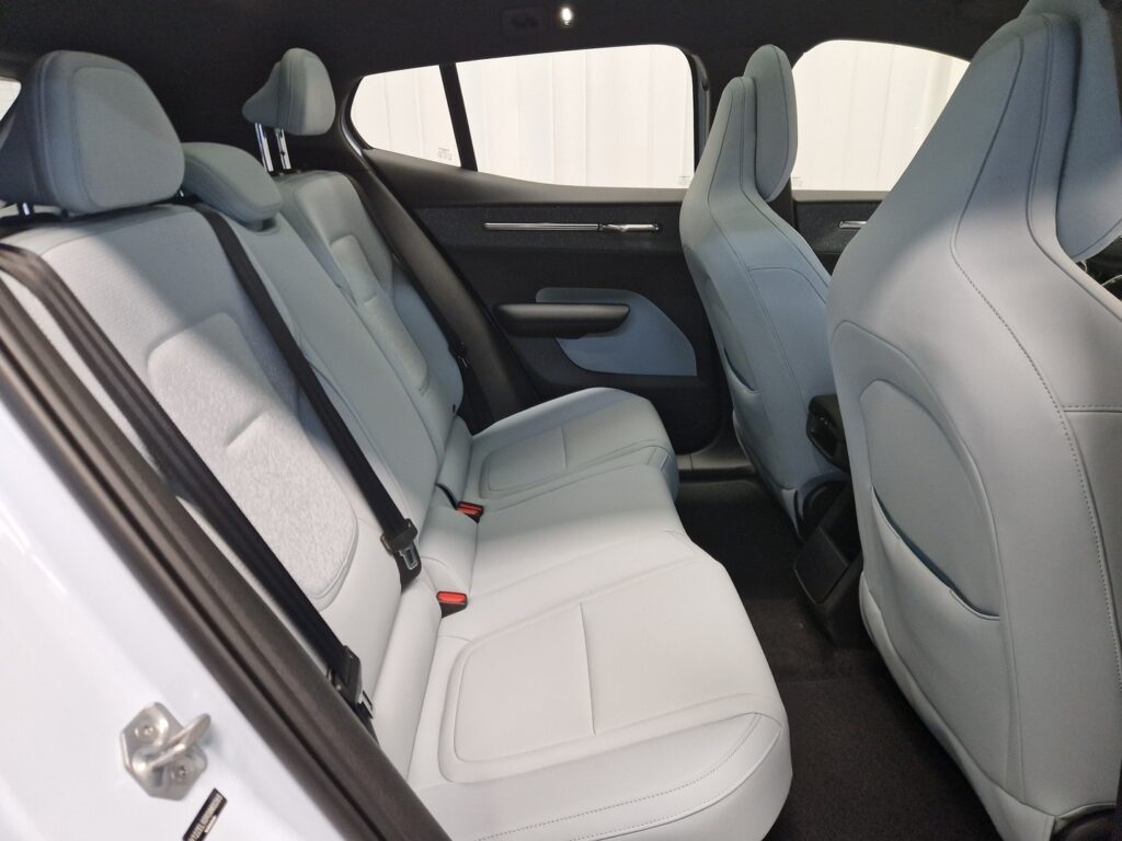 Volvo EX30, image 20