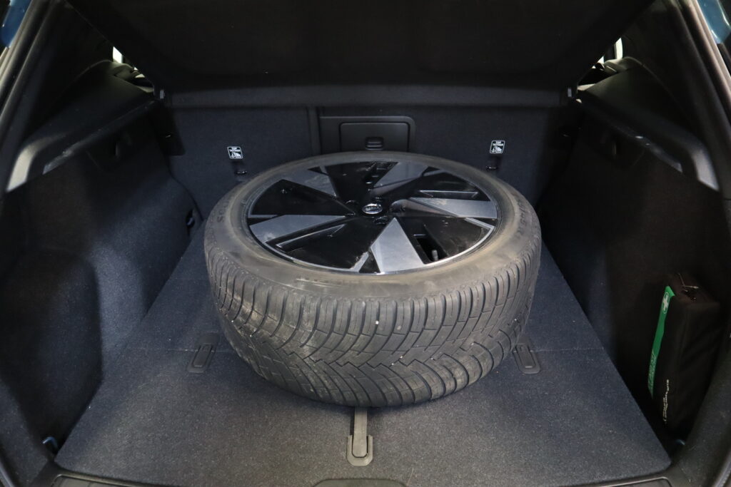 Volvo XC40, image 19