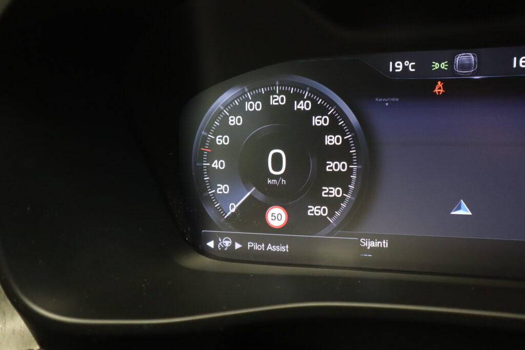 Volvo XC40, image 11