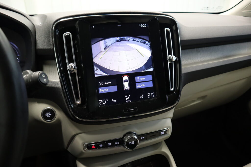 Volvo XC40, image 13