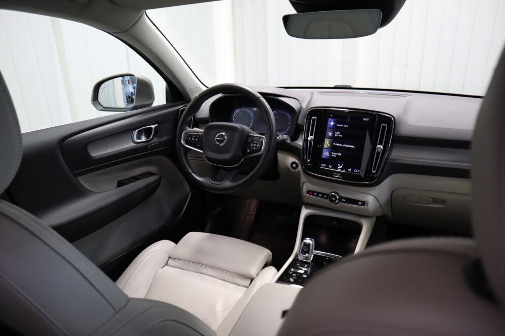 Volvo XC40, image 9