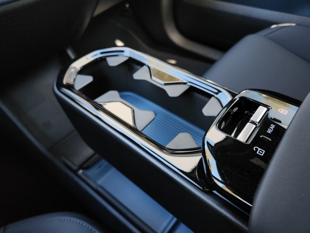 Volvo EX30, image 17