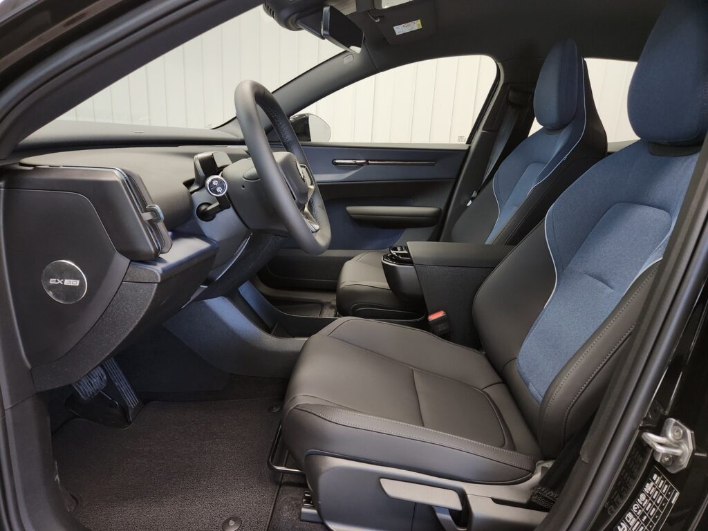 Volvo EX30, image 6