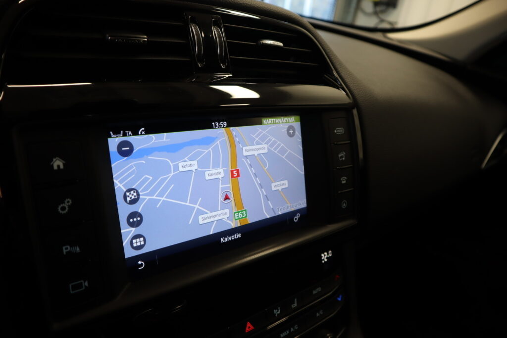 Jaguar F-PACE, image 17