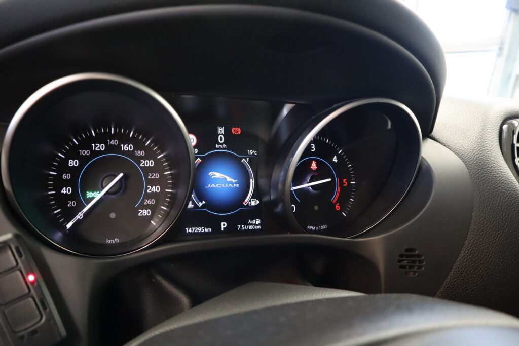 Jaguar F-PACE, image 18