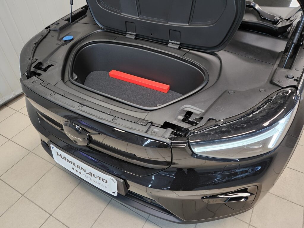 Volvo EC40, image 13