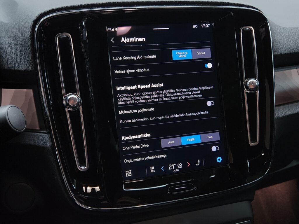 Volvo EC40, image 17