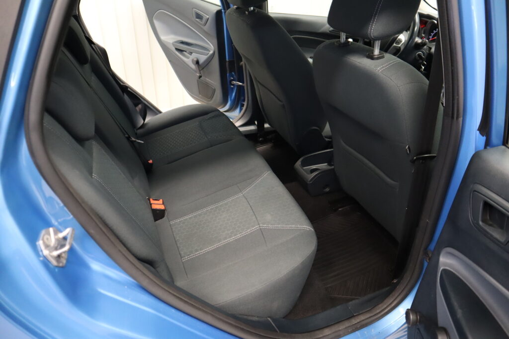 Ford Fiesta, image 11