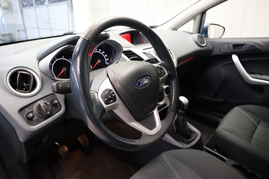 Ford Fiesta, image 5