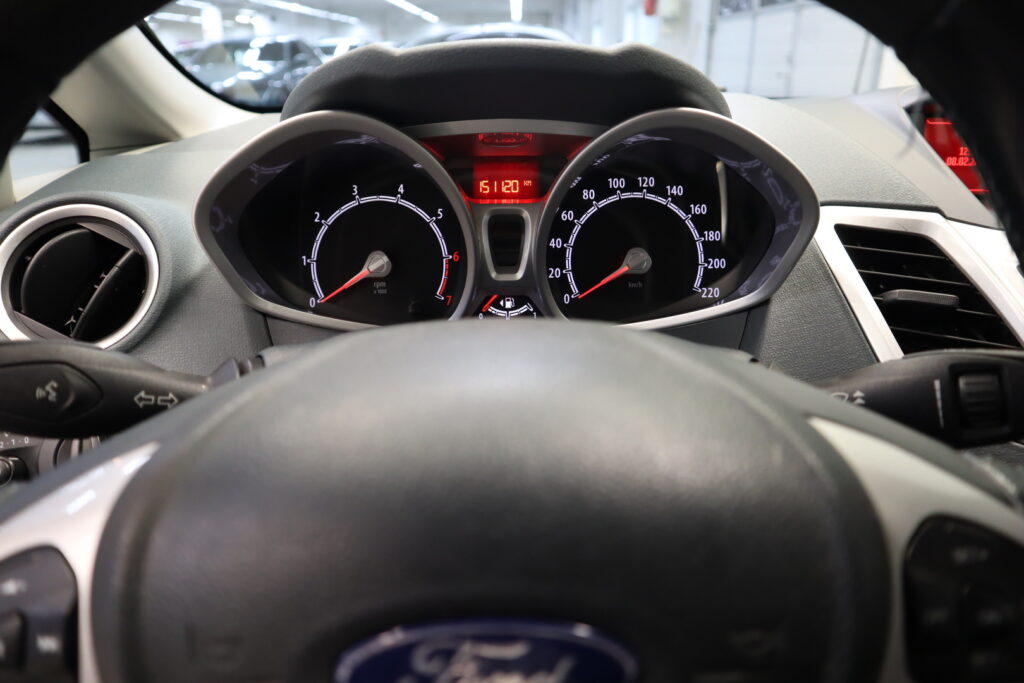 Ford Fiesta, image 6