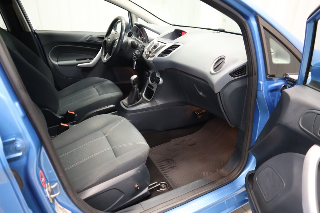 Ford Fiesta, image 9