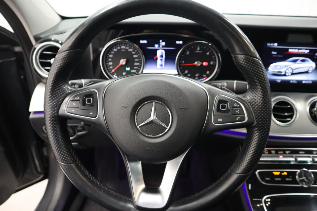 Mercedes-Benz E, image 12