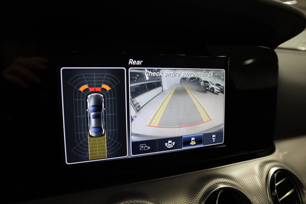 Mercedes-Benz E, image 16