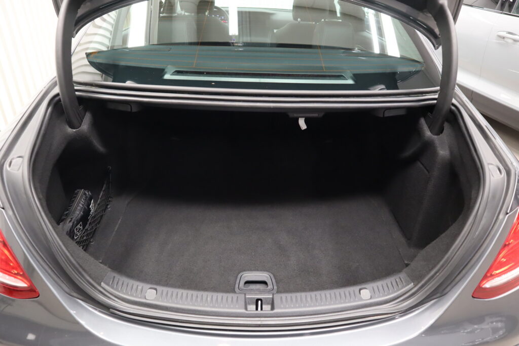 Mercedes-Benz E, image 19