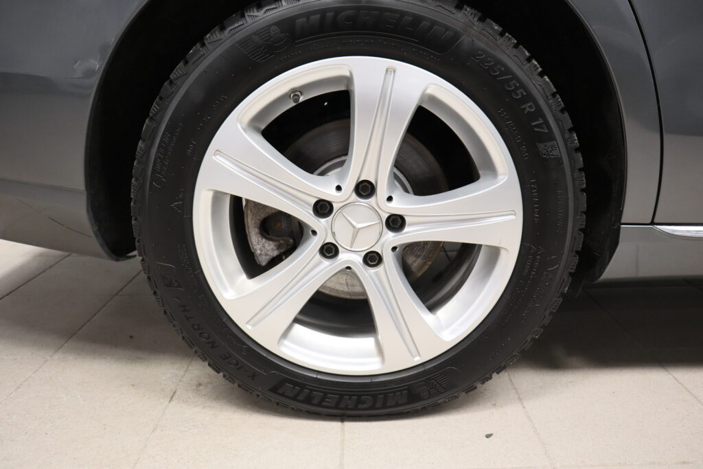 Mercedes-Benz E, image 22