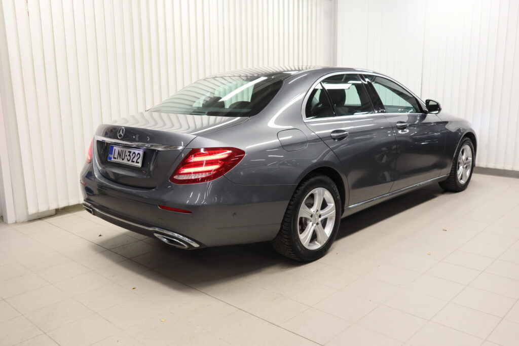 Mercedes-Benz E, image 4