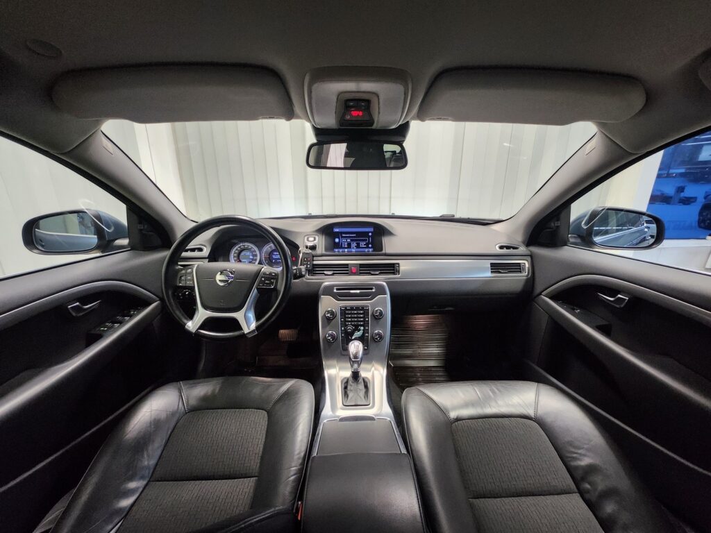 Volvo V70, image 10