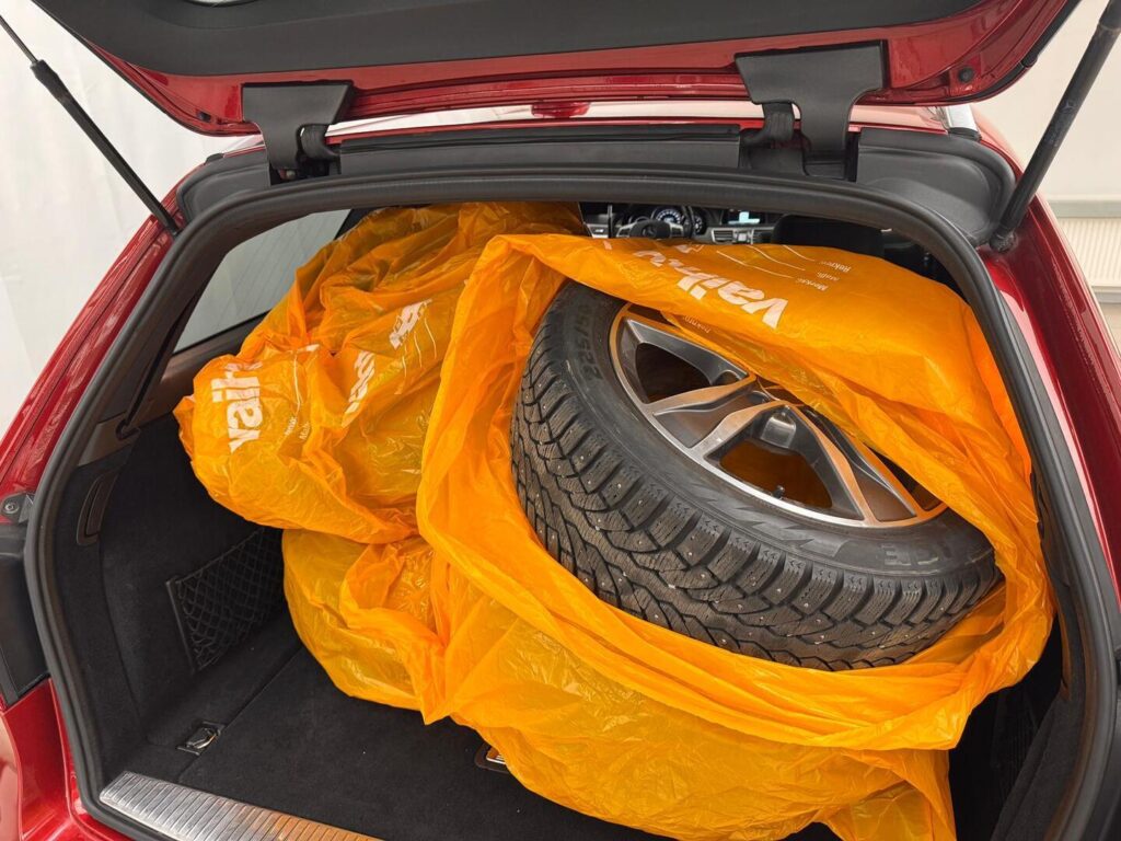 Mercedes-Benz E, image 10