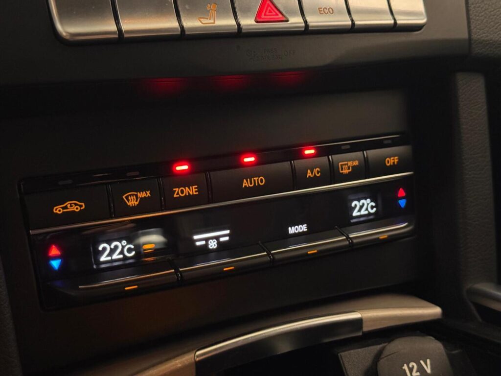 Mercedes-Benz E, image 8