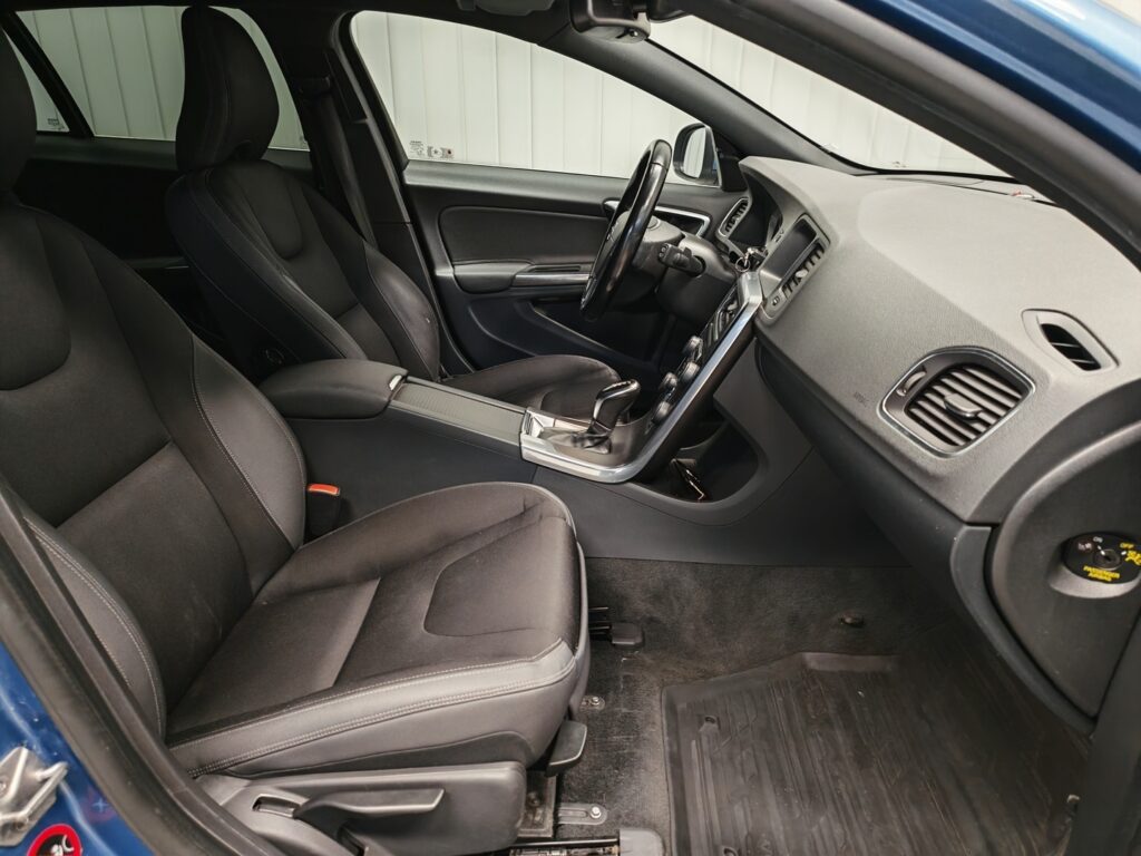 Volvo V60, image 11