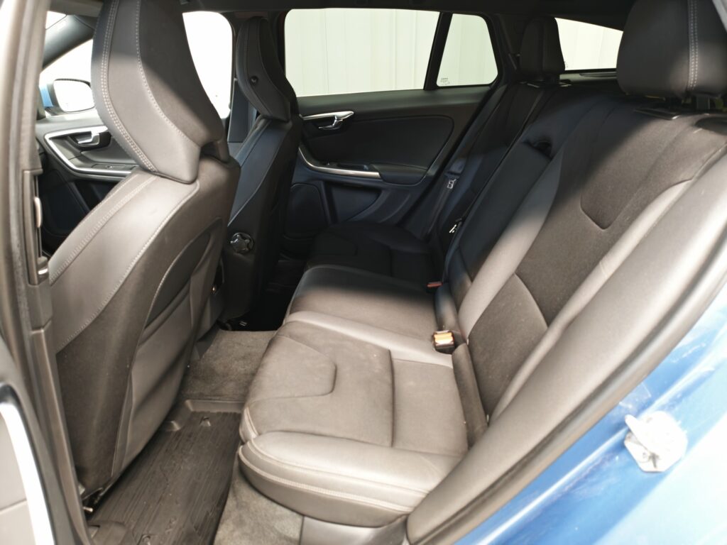 Volvo V60, image 12