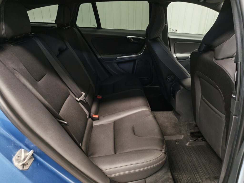 Volvo V60, image 13