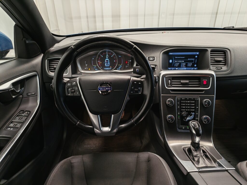 Volvo V60, image 8