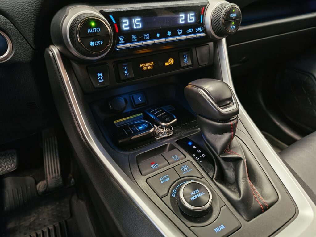 Toyota RAV4 Plug-in, image 11