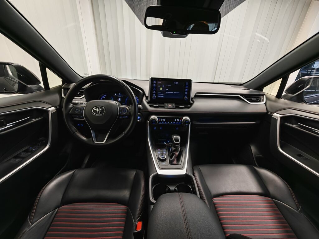 Toyota RAV4 Plug-in, image 16