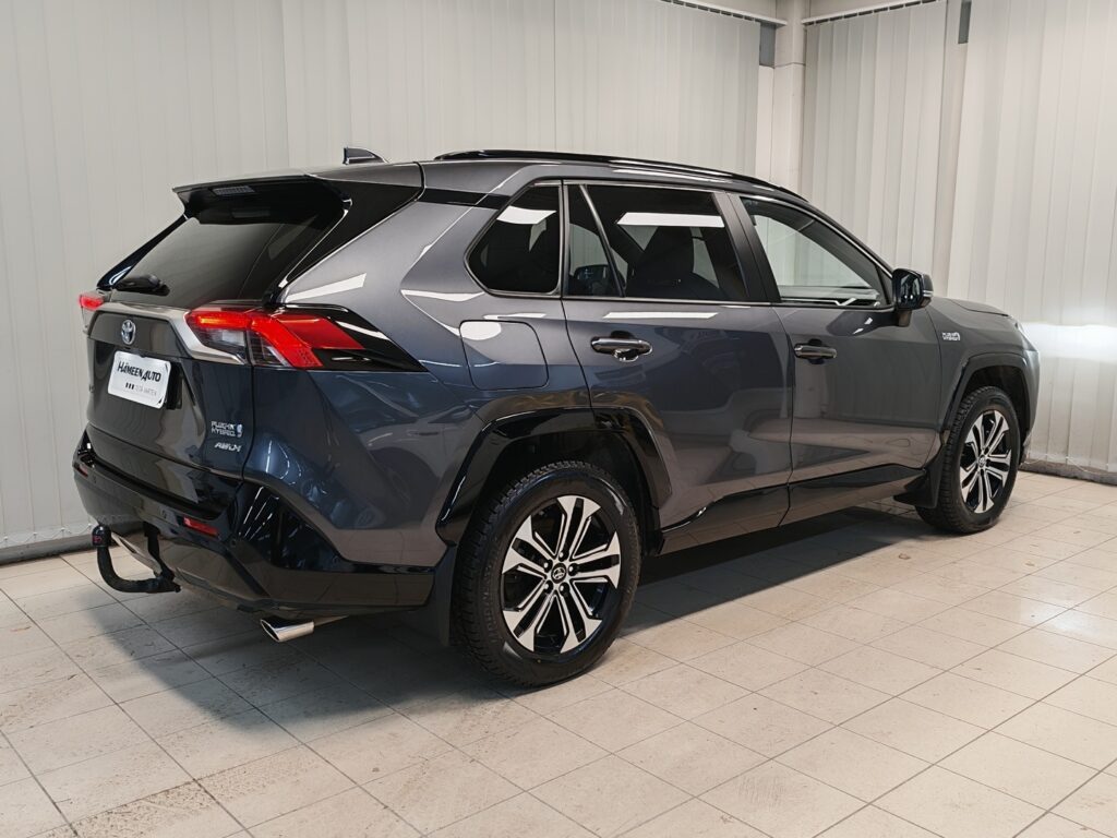 Toyota RAV4 Plug-in, image 2