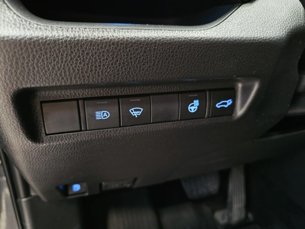 Toyota RAV4 Plug-in, image 8