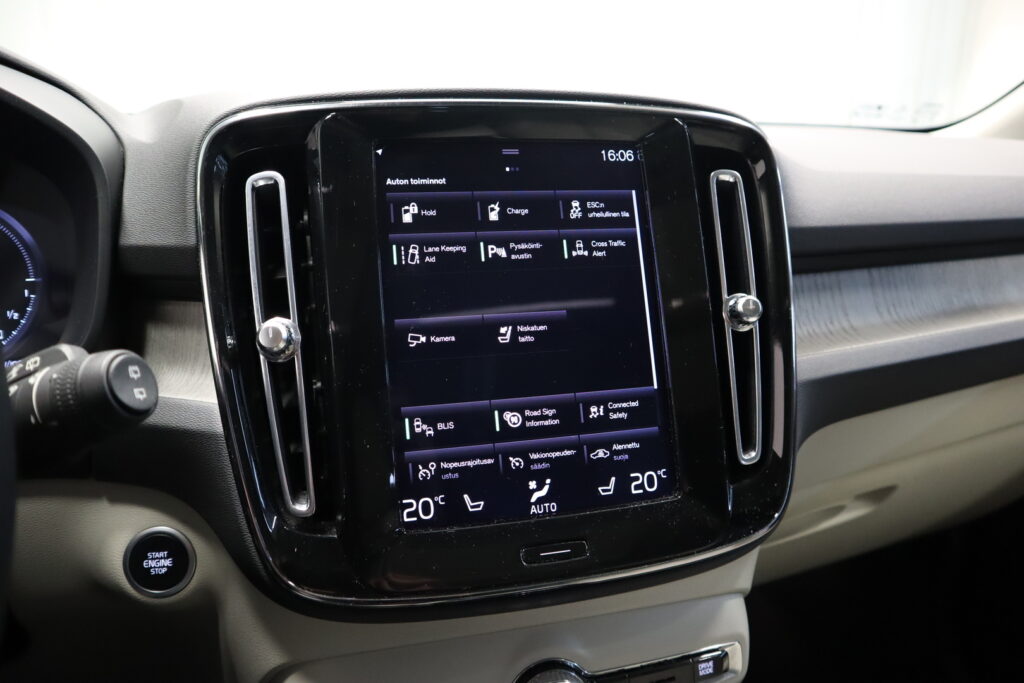 Volvo XC40, image 11