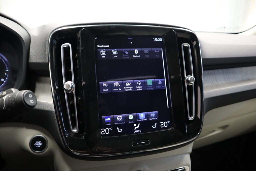 Volvo XC40, image 13