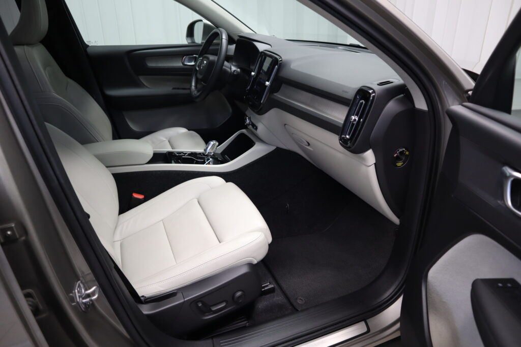 Volvo XC40, image 16