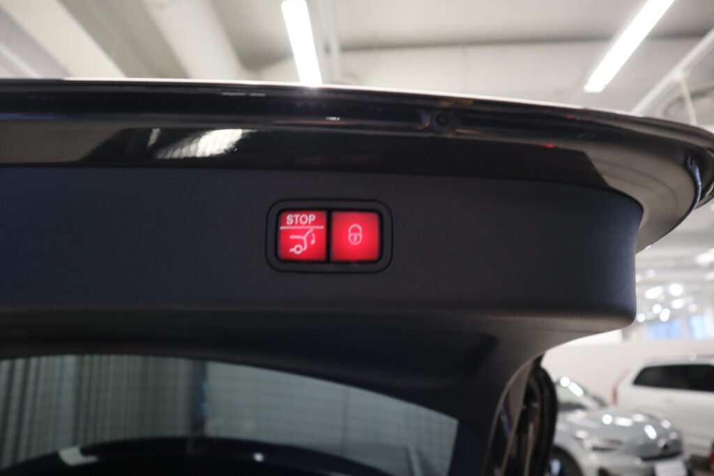 Mercedes-Benz E, image 22