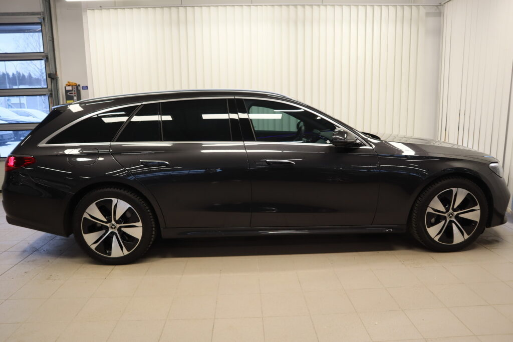 Mercedes-Benz E, image 26