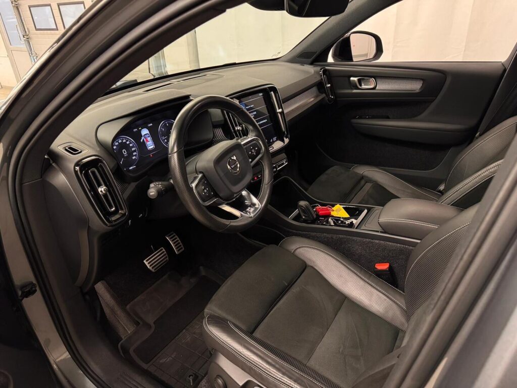 Volvo XC40, image 3