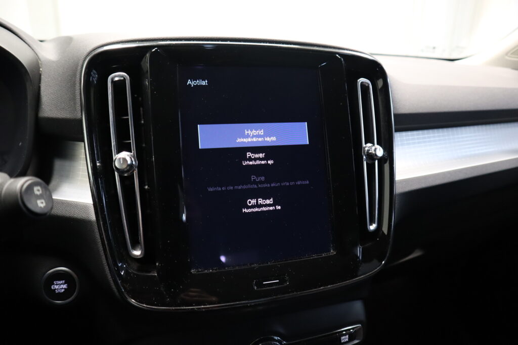 Volvo XC40, image 12