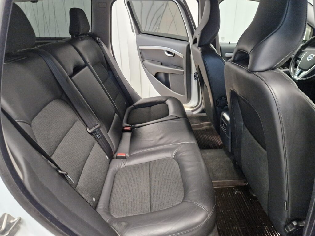 Volvo V70, image 10