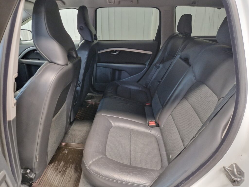 Volvo V70, image 9